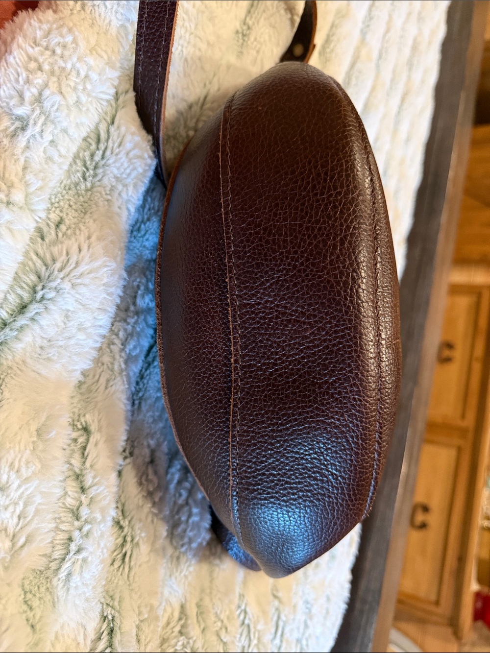 Classic Brown Leather women’s Shoulder Bag - Picture 3 of 4